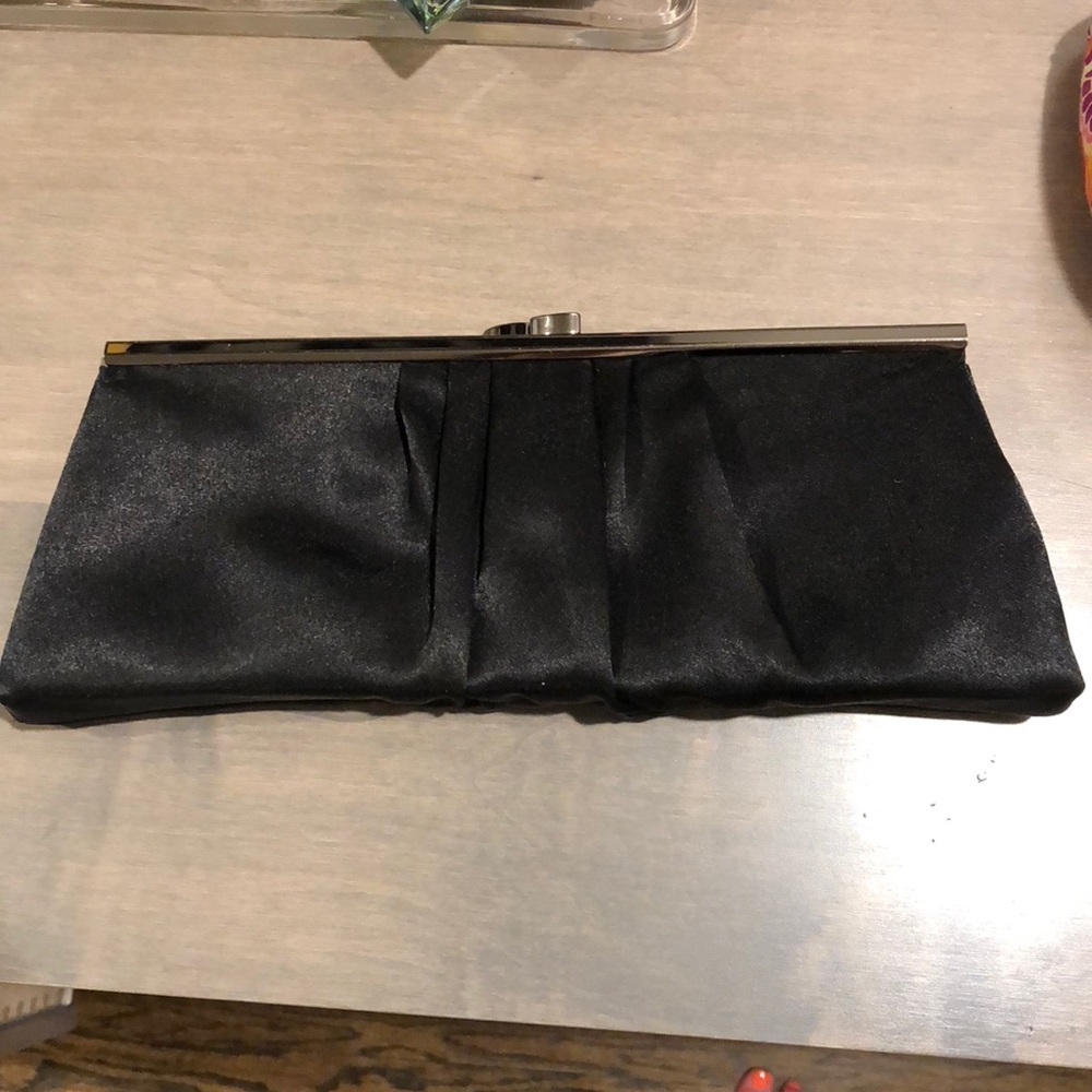 Black clutch